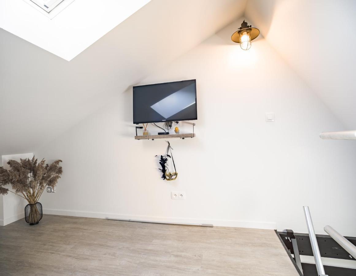 Апартаменти Loft Avec Jardin Et Parking Prive Труа Екстер'єр фото