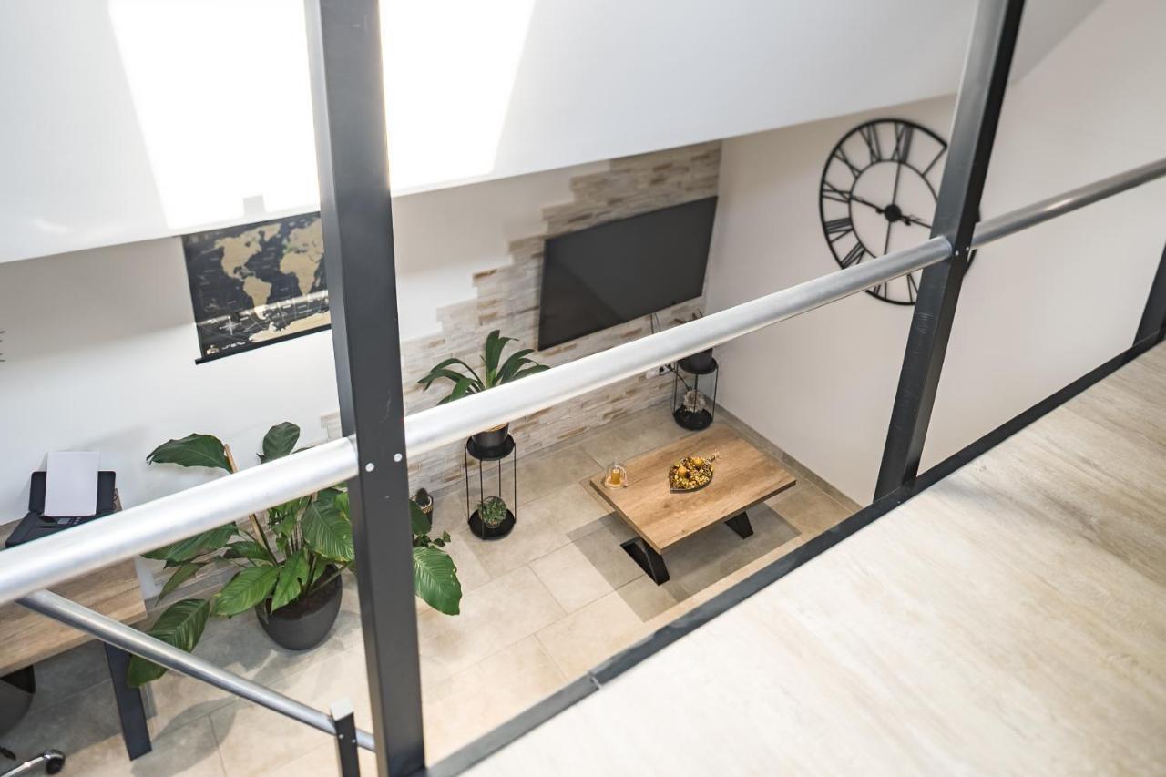 Апартаменти Loft Avec Jardin Et Parking Prive Труа Екстер'єр фото